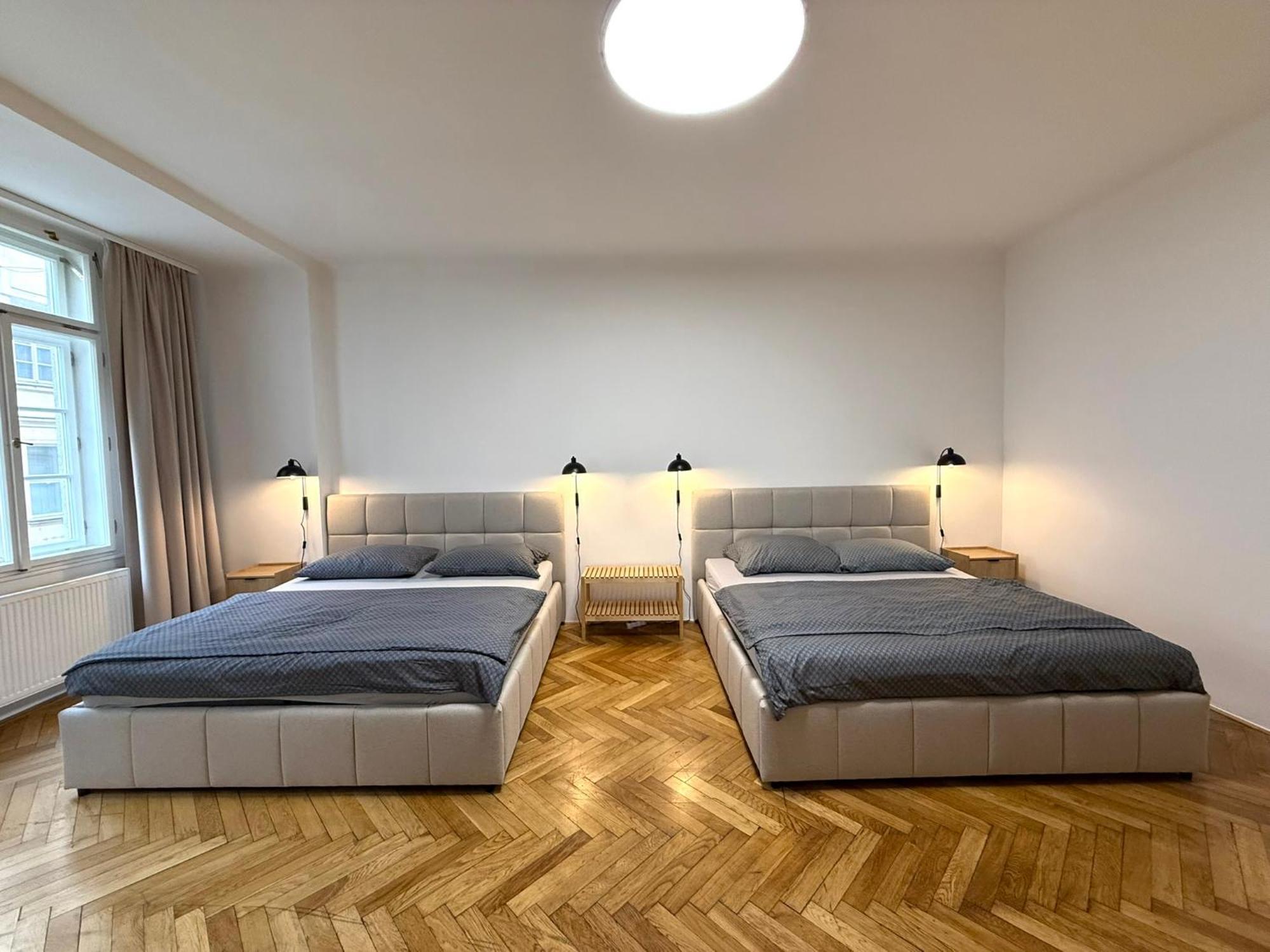 Spacious Apartment On Wenceslas Square — Photos 3
